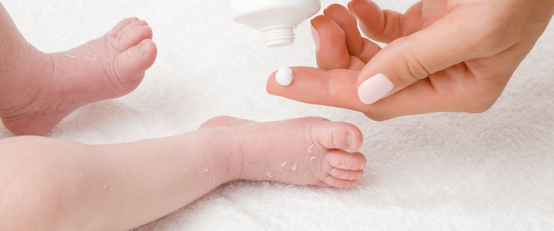 Sensitive Baby Skin: How to Recognize It, Care the Right Way and Choose Safe Baby Products